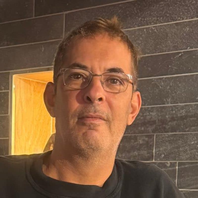 Benjamin Taizi, Fliesenleger Vorarbeiter